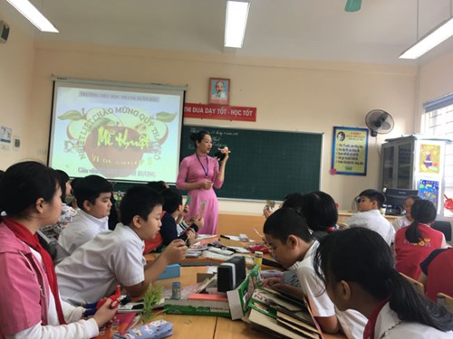 Tiết Hội giảng môn Mĩ thuật  - Bài: trường em - Cô giáo Hoàng Quỳnh Hương